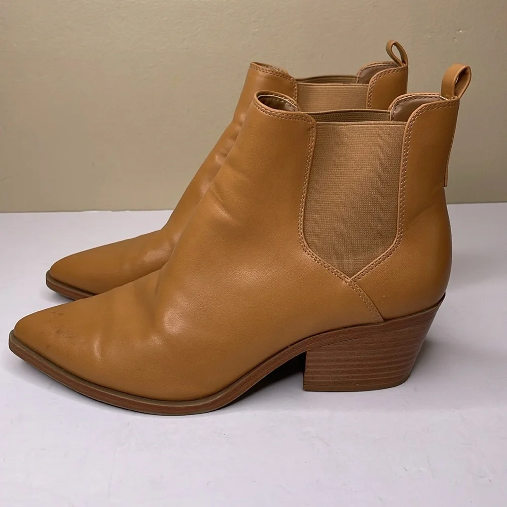 UNIVERSAL THREADS Ankle Boot Camel Vegan Leather Block Heel Western Vibe 9